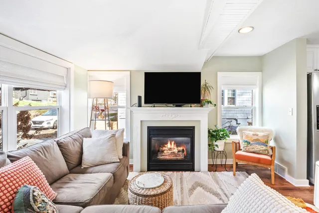 $349,900 | 58 Grove Street, Mahtomedi, MN 55115