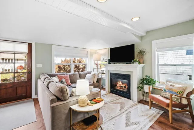 $349,900 | 58 Grove Street, Mahtomedi, MN 55115