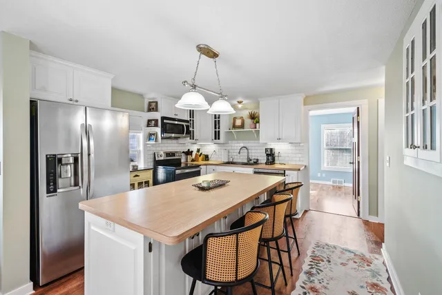 $349,900 | 58 Grove Street, Mahtomedi, MN 55115