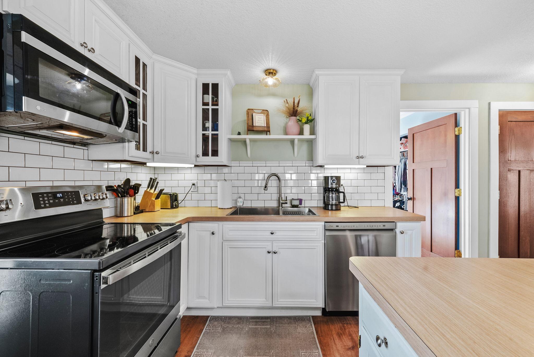 58 Grove Street Mahtomedi, MN 55115 - Photo 8 of 23