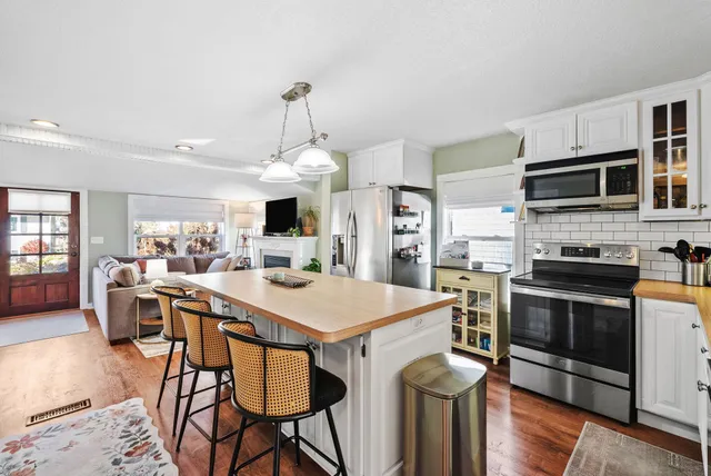 $349,900 | 58 Grove Street, Mahtomedi, MN 55115