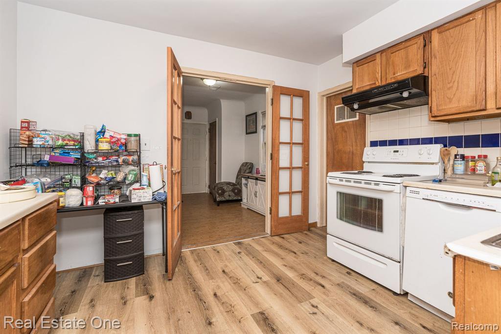 4165 Crooks Road Troy, MI 48098 - Photo 19 of 28 Gallery Image 19