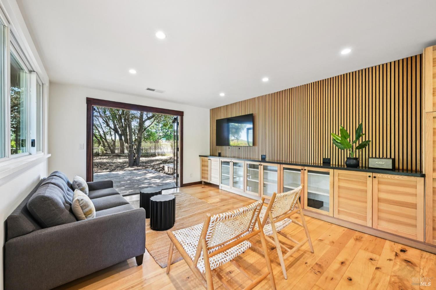 1081 Las Amigas Road Napa, CA 94559 - Photo 4 of 51