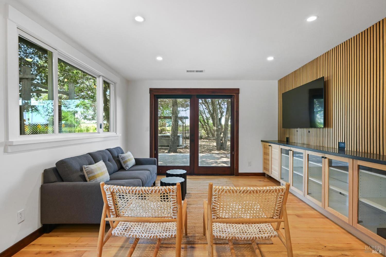 1081 Las Amigas Road Napa, CA 94559 - Photo 7 of 51