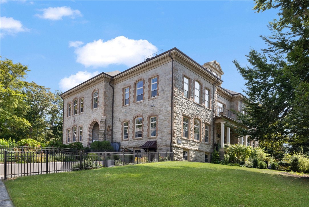 426 Spring Street, Unit 101 Newport, RI 02840 - Photo 34 of 37