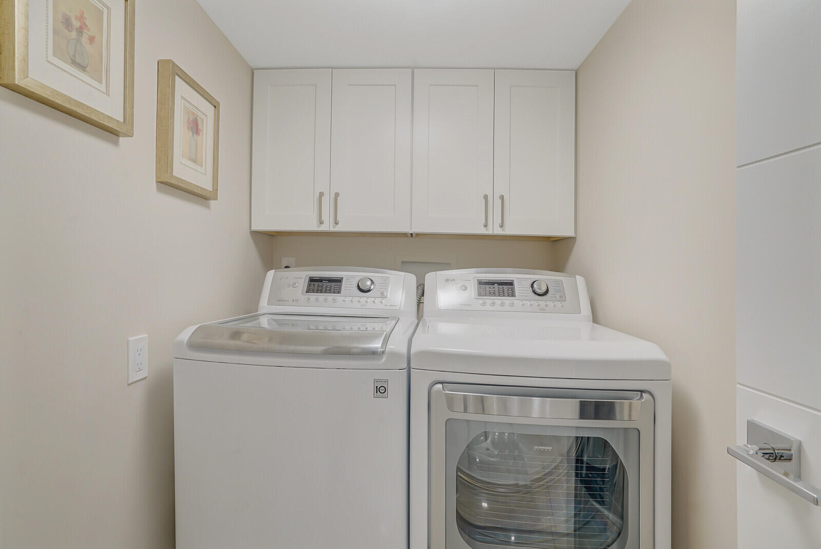 2697 North Ocean Boulevard, Unit F205 Boca Raton, FL 33431 - Photo 26 of 73 In-Unit Laundry