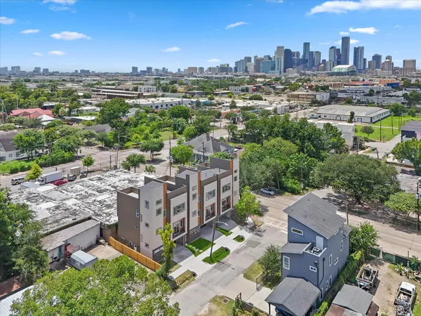 $579,990 | 3510 Saltus Street, Houston, TX 77003