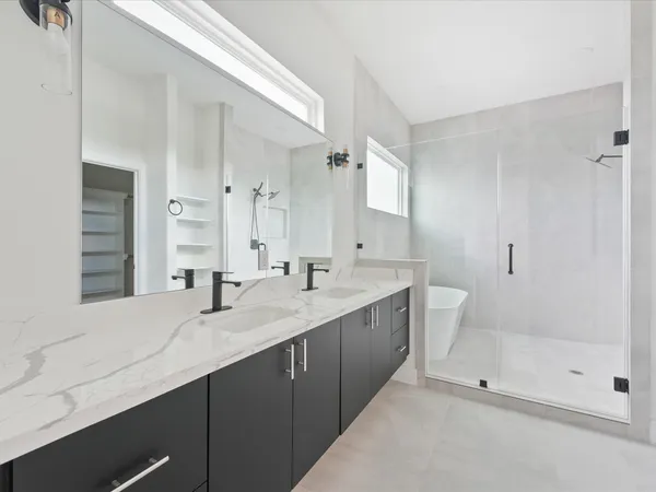 $579,990 | 3510 Saltus Street, Houston, TX 77003