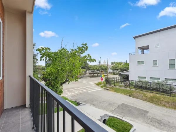 $579,990 | 3510 Saltus Street, Houston, TX 77003