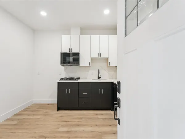 $579,990 | 3510 Saltus Street, Houston, TX 77003