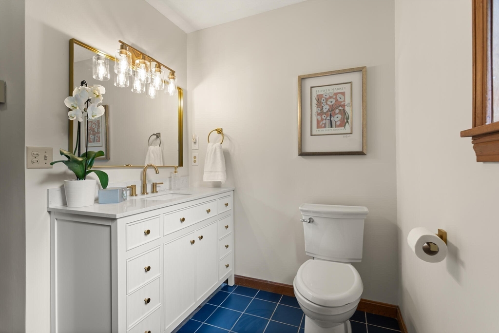 10 Lakin Street Pepperell, MA 01463 - Photo 15 of 28