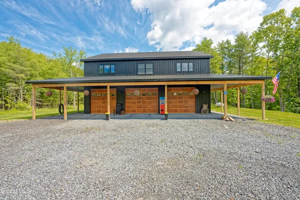 $525,000 | 17 Ringwald Road, Coeymans, NY 12046