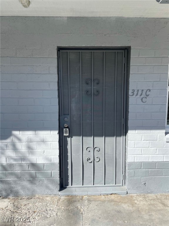 311 North 11th Street, Unit C Las Vegas, NV 89101 - Photo 1 of 8 311 N 11th Unit C