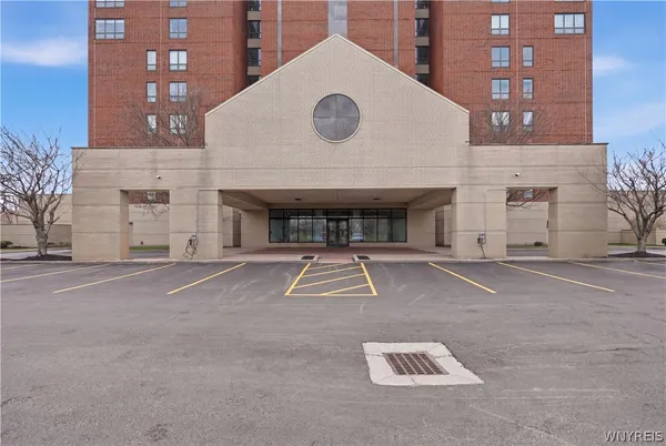 $385,000 | 207 Admirals Walk, Buffalo, NY 14202