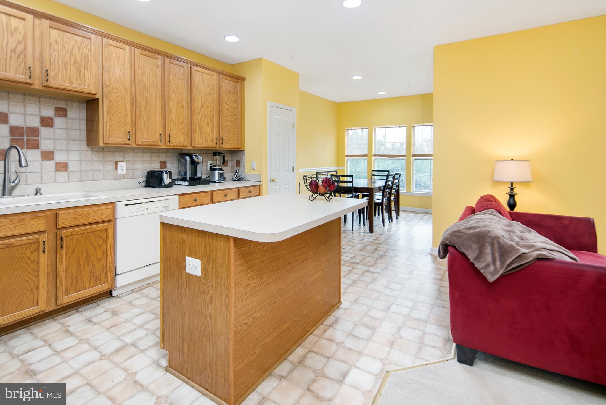 5 Inkberry Circle Gaithersburg, MD 20877 - Photo 5 of 22 Open, eat-in kitchen with bonus room