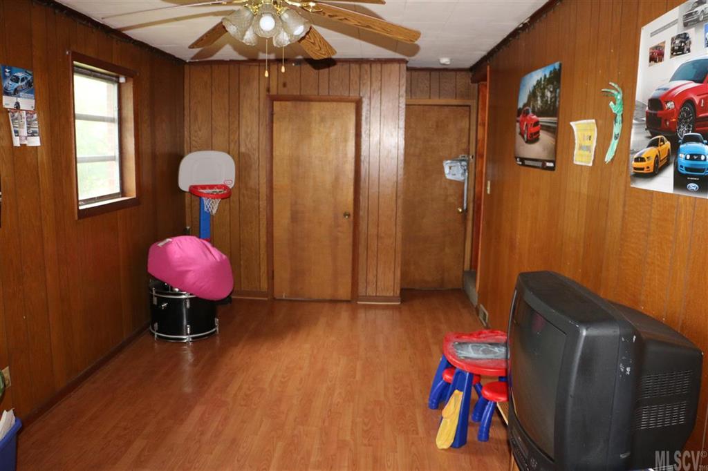 565 Rector Street Hudson, NC 28638 - Photo 3 of 19 Gallery Image 3