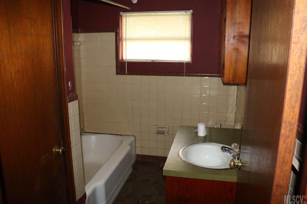 565 Rector Street Hudson, NC 28638 - Photo 10 of 19 Gallery Image 10