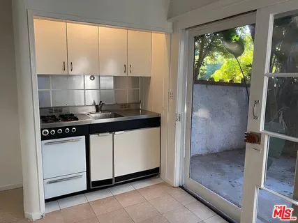 $1,875,000 | 1846 Silver Lake Boulevard, Los Angeles, CA 90026