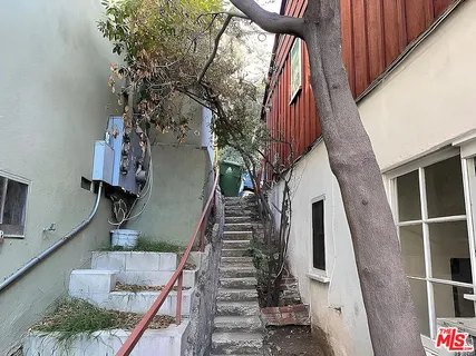 $1,875,000 | 1846 Silver Lake Boulevard, Los Angeles, CA 90026