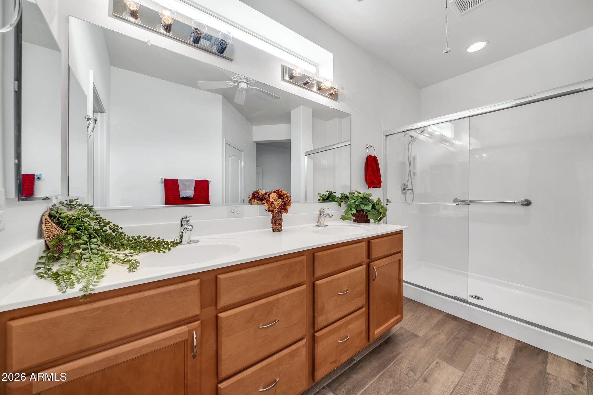 16435 West Berkeley Road Goodyear, AZ 85395 - Photo 28 of 52 Primary Bathroom