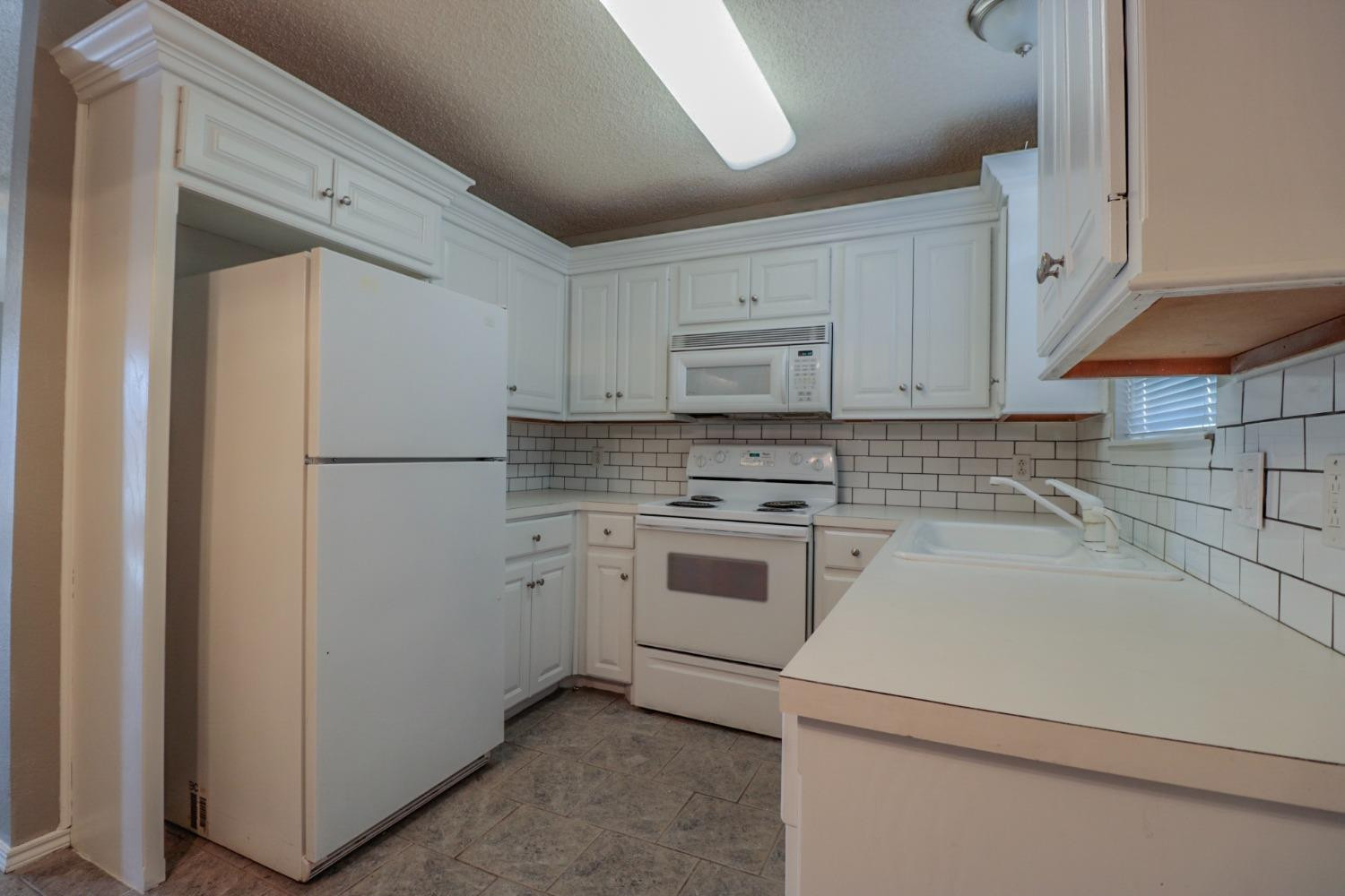6716 4th Street, Unit A Lubbock, TX 79416 - Photo 9 of 10 Photo 9