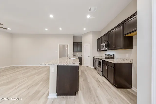 $1,700 | 223 Stanwell Avenue, Duson, LA 70529