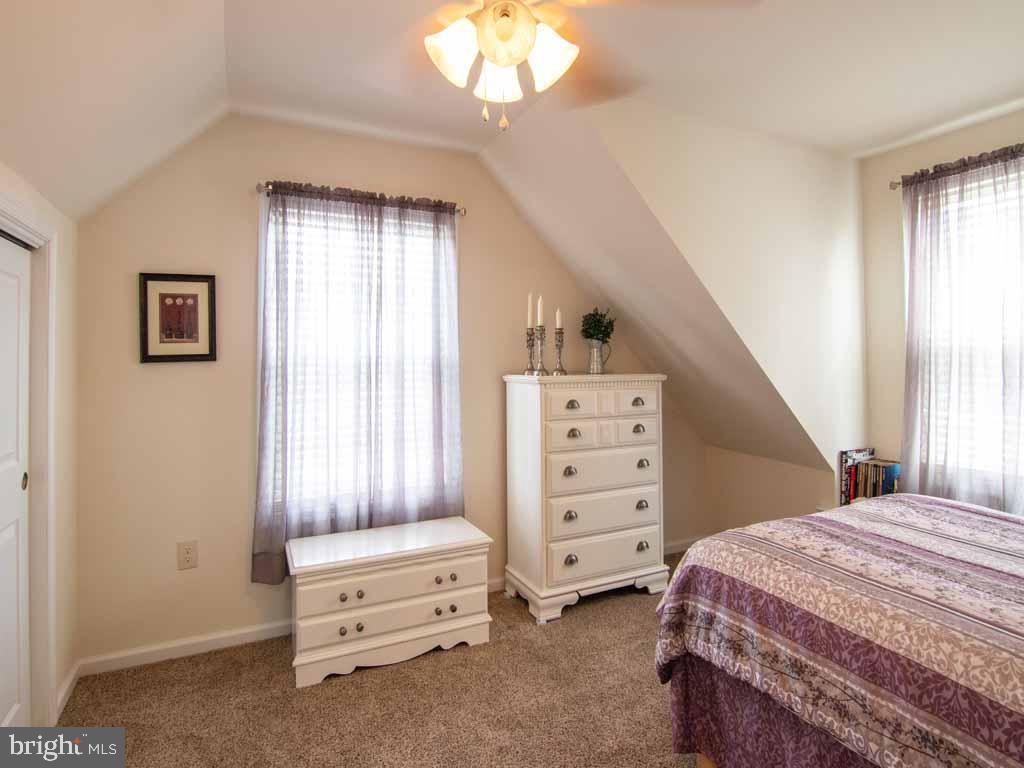 15 Calicobush Road Levittown, PA 19057 - Photo 22 of 32 Upstairs bedroom
