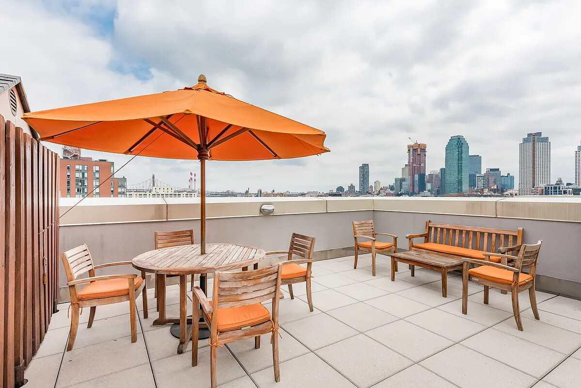 5-26 47th Road, Unit 3C Queens, NY 11101 - Photo 8 of 10