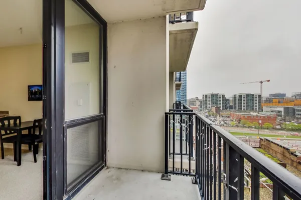 $219,000 | 210 South Desplaines Street, Unit 803, Chicago, IL 60661