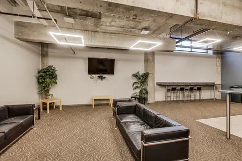 $219,000 | 210 South Desplaines Street, Unit 803, Chicago, IL 60661