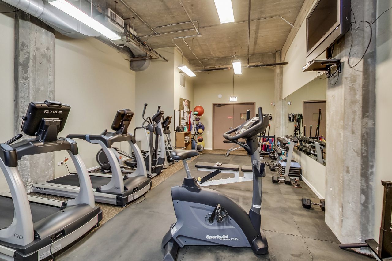 210 South Desplaines Street, Unit 803 Chicago, IL 60661 - Photo 21 of 23