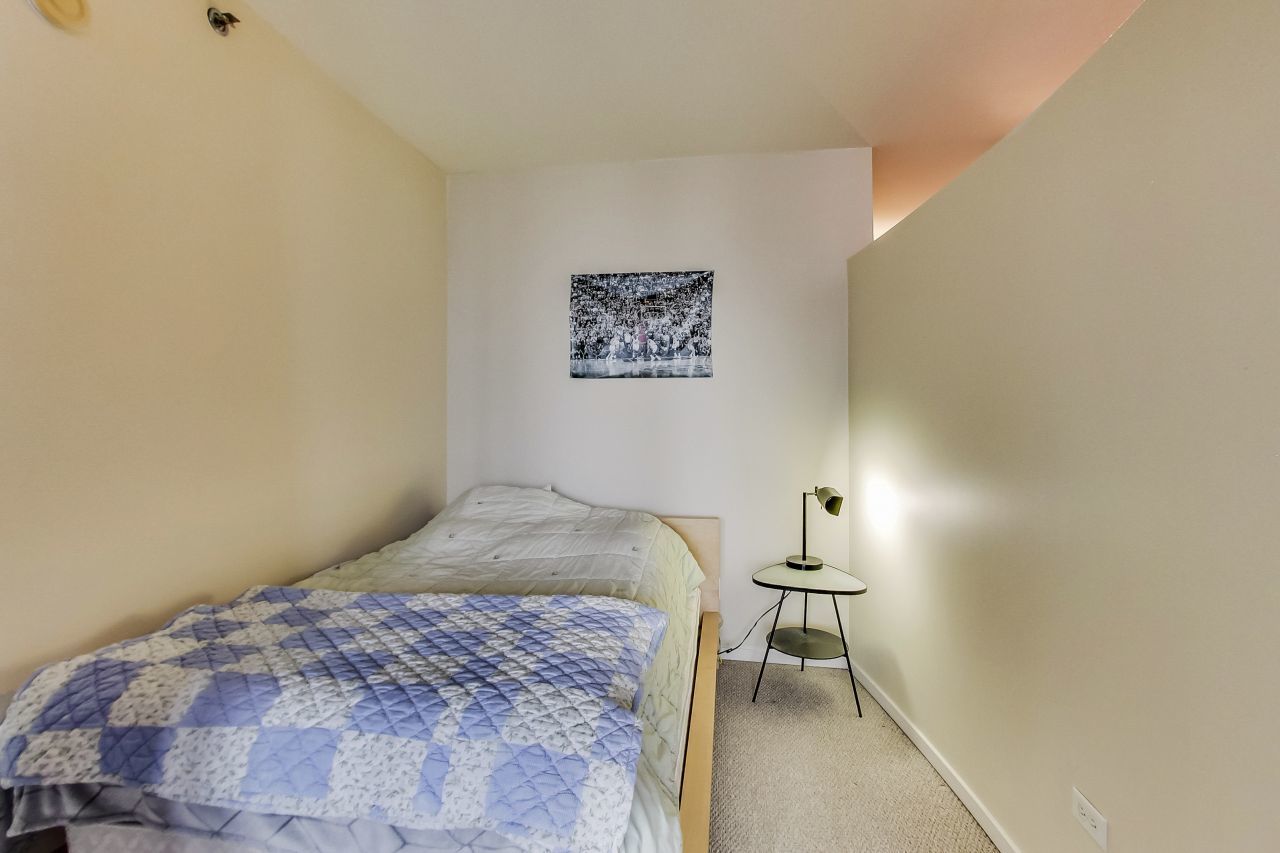 210 South Desplaines Street, Unit 803 Chicago, IL 60661 - Photo 5 of 23