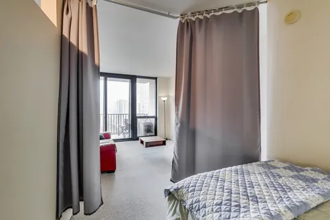 $219,000 | 210 South Desplaines Street, Unit 803, Chicago, IL 60661