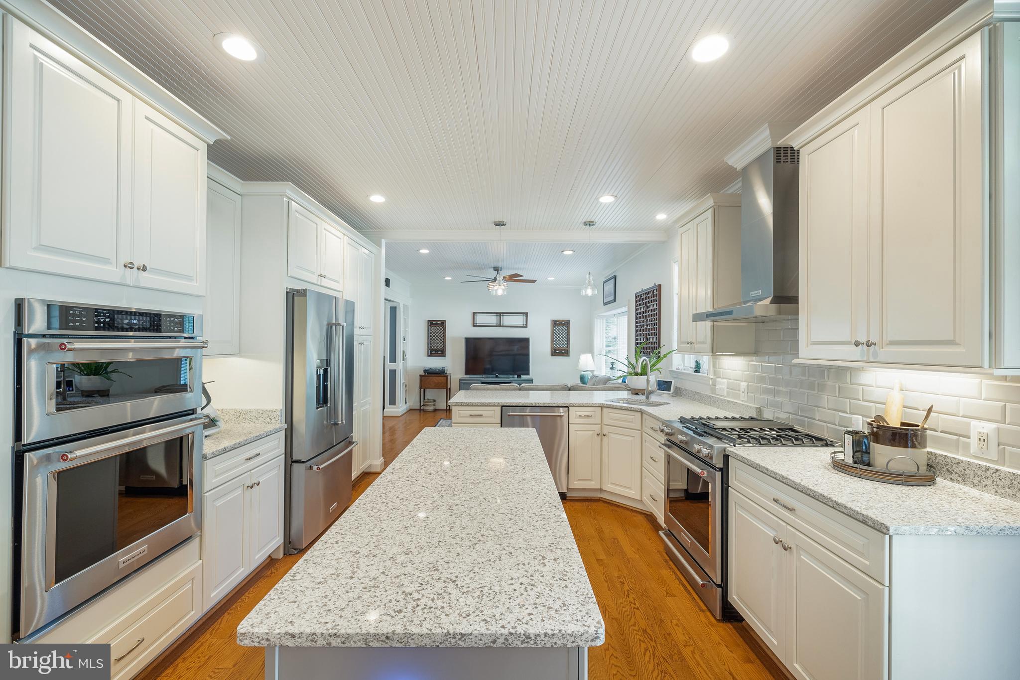 7859 Southdown Road Alexandria, VA 22308 - Photo 14 of 57 Kitchen