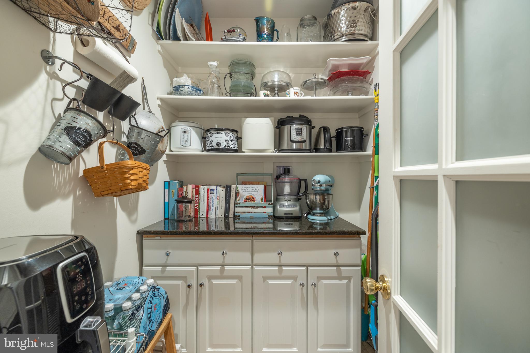 7859 Southdown Road Alexandria, VA 22308 - Photo 19 of 57 Butler's Pantry