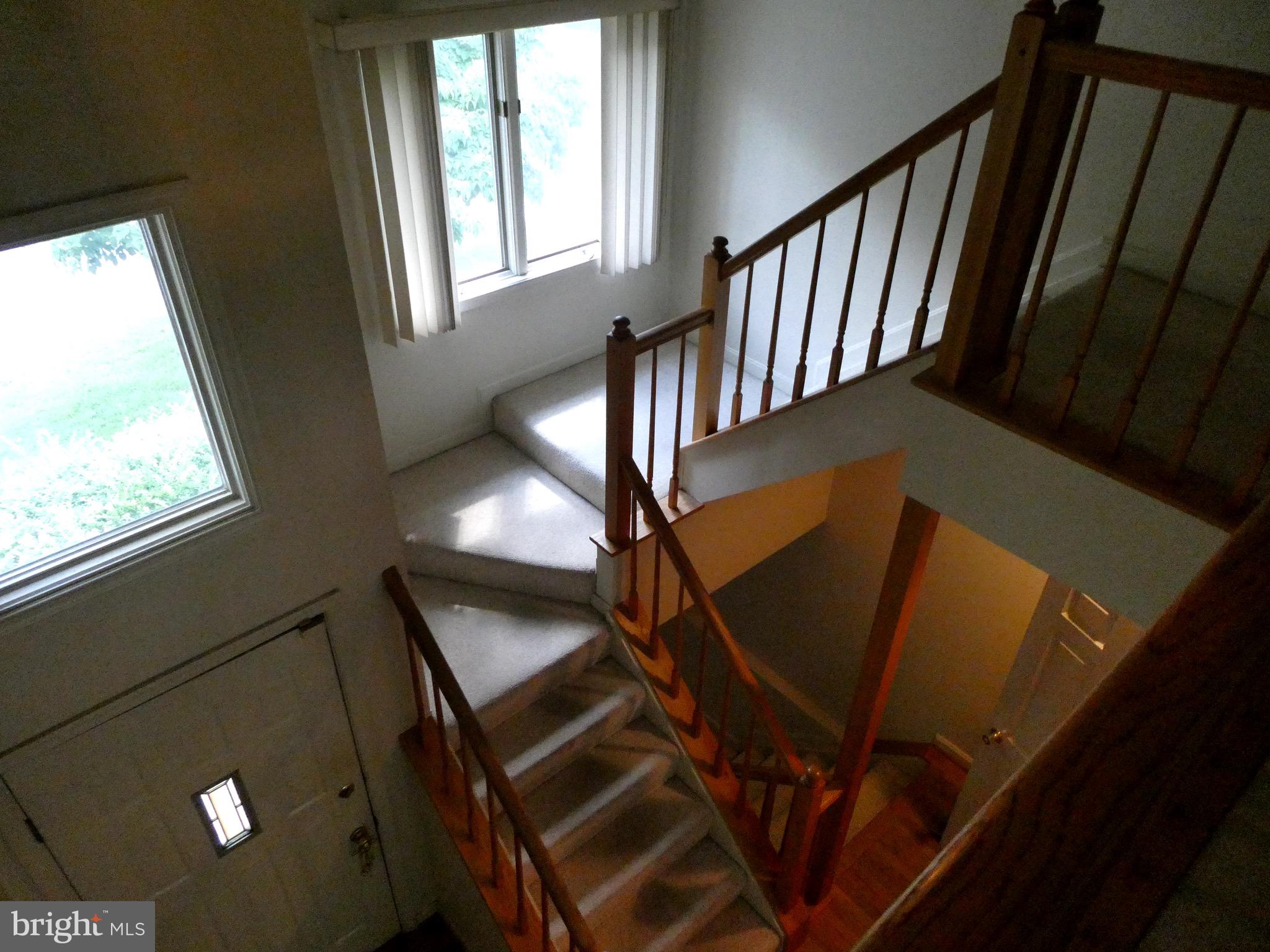 5147 Columbia Road, Unit 832 Columbia, MD 21044 - Photo 2 of 32 Towering entry foyer promotes spacious feeling
