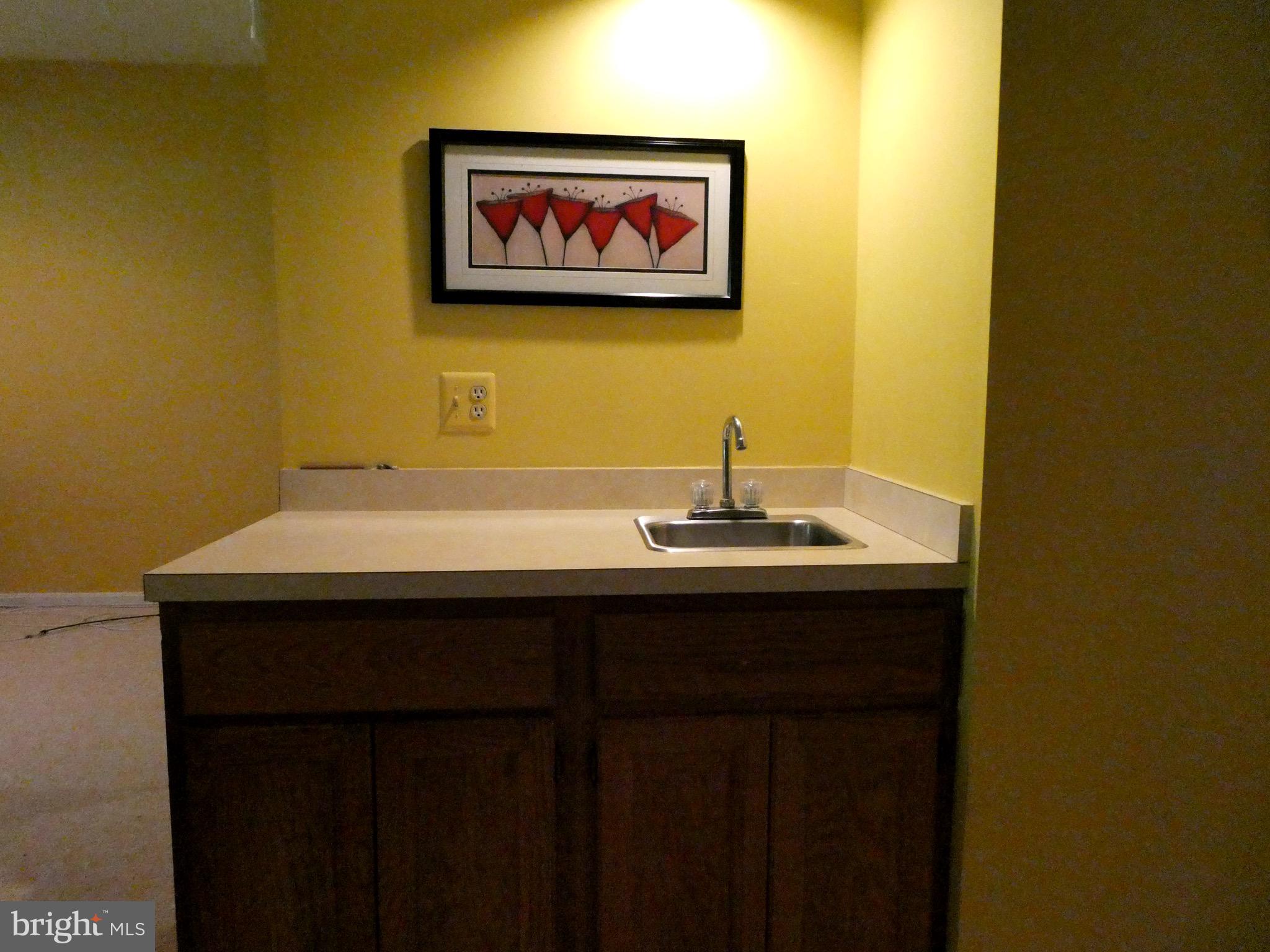 5147 Columbia Road, Unit 832 Columbia, MD 21044 - Photo 23 of 32 Wet your whistle at the Wet bar