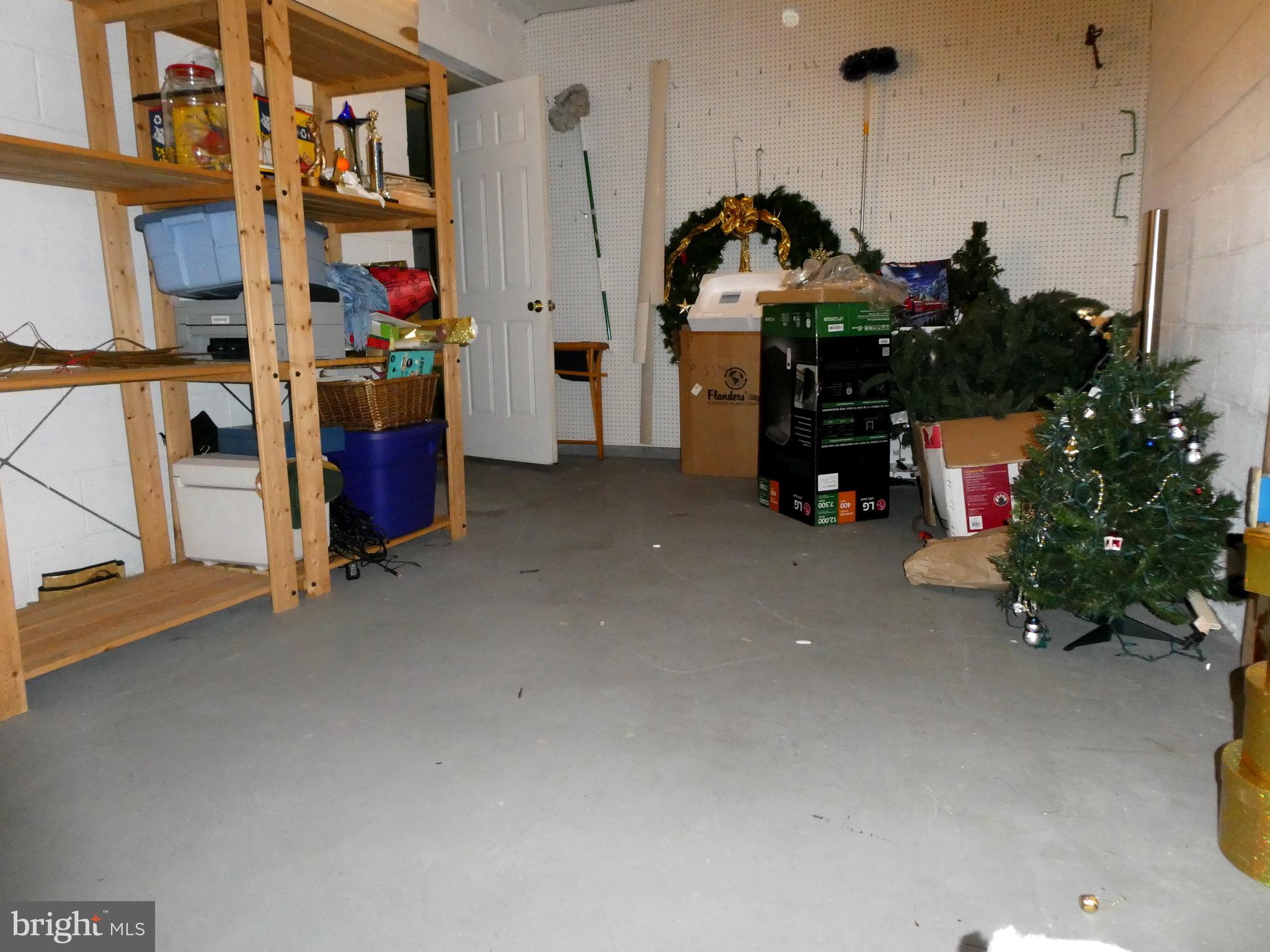 5147 Columbia Road, Unit 832 Columbia, MD 21044 - Photo 28 of 32 ... with shelving