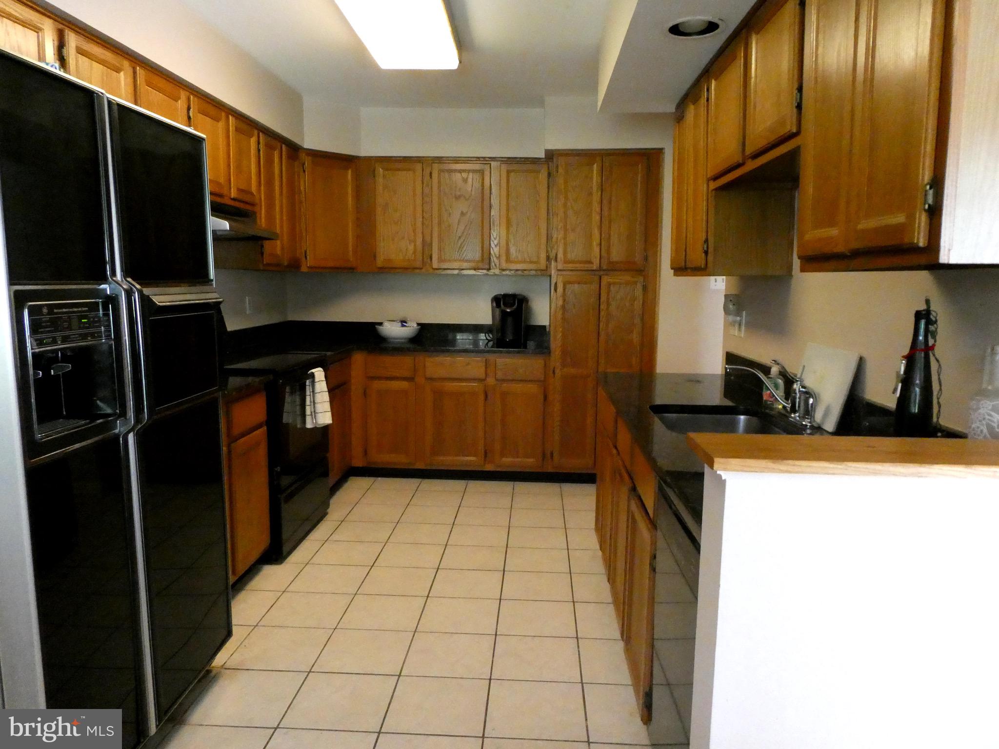 5147 Columbia Road, Unit 832 Columbia, MD 21044 - Photo 5 of 32 What every happy chef wants. elbow room ...