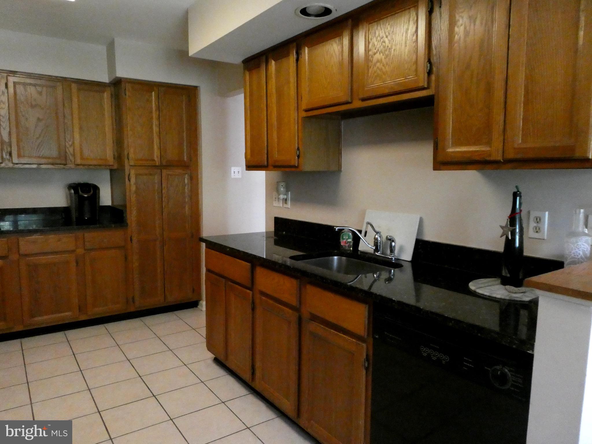 5147 Columbia Road, Unit 832 Columbia, MD 21044 - Photo 7 of 32 ... and extra cabinetry for storage galore