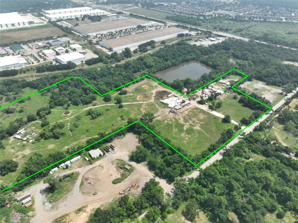 468 West Oakdale Road Grand Prairie, TX 75050 - Photo 5 of 10 an aerial view of a house