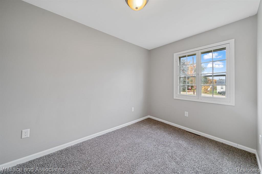 7308 Lakeshore Road Lexington, MI 48450 - Photo 18 of 35