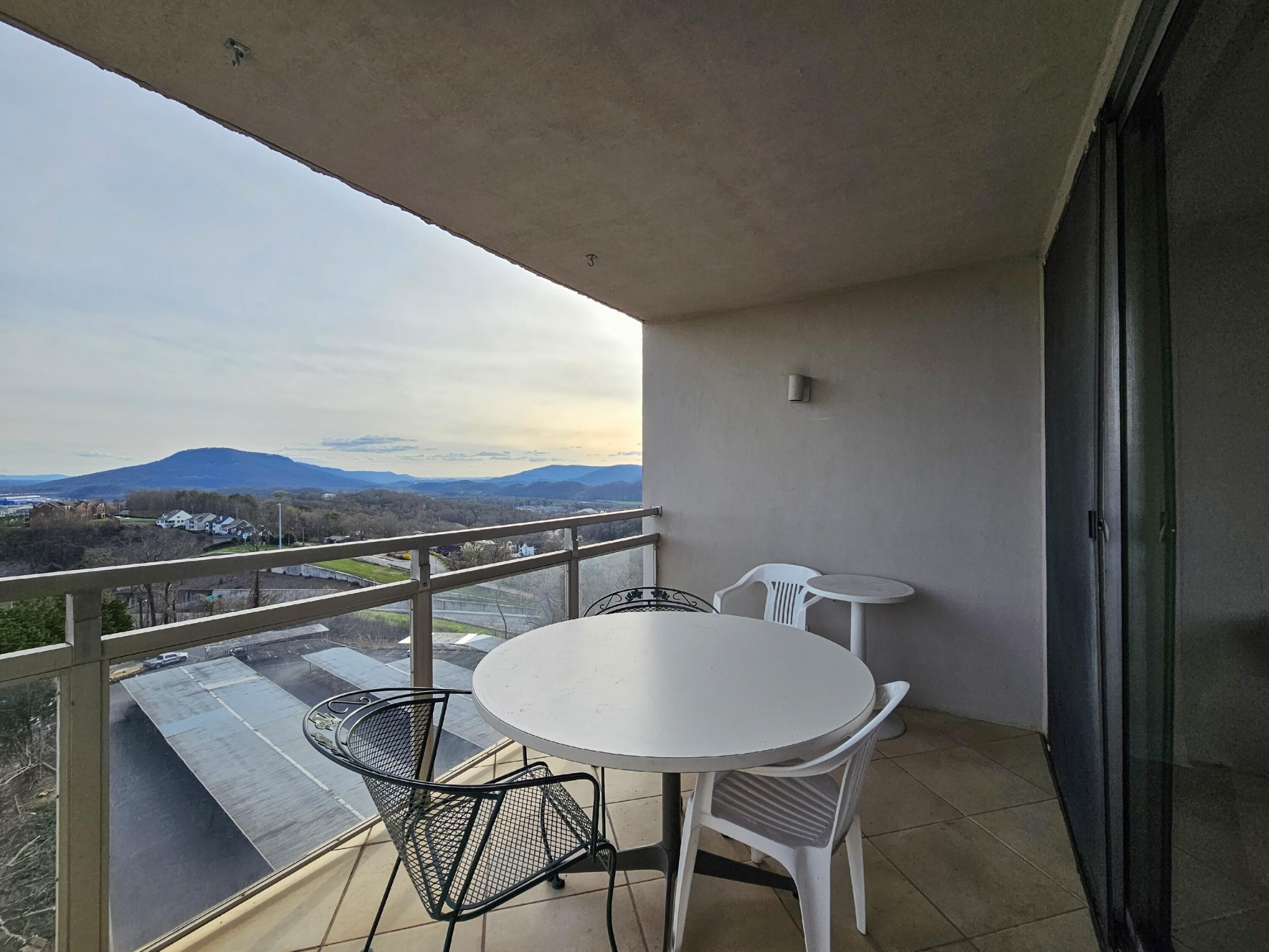 1131 Stringers Ridge Road, Unit 11E Chattanooga, TN 37405 - Photo 26 of 49 Balcony (left to right)