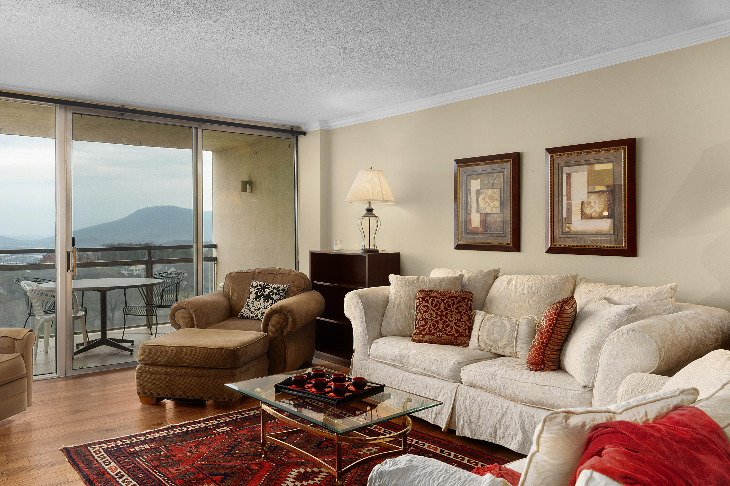 1131 Stringers Ridge Road, Unit 11E Chattanooga, TN 37405 - Photo 3 of 49 03 - 1131 Stringers 11E - Interior