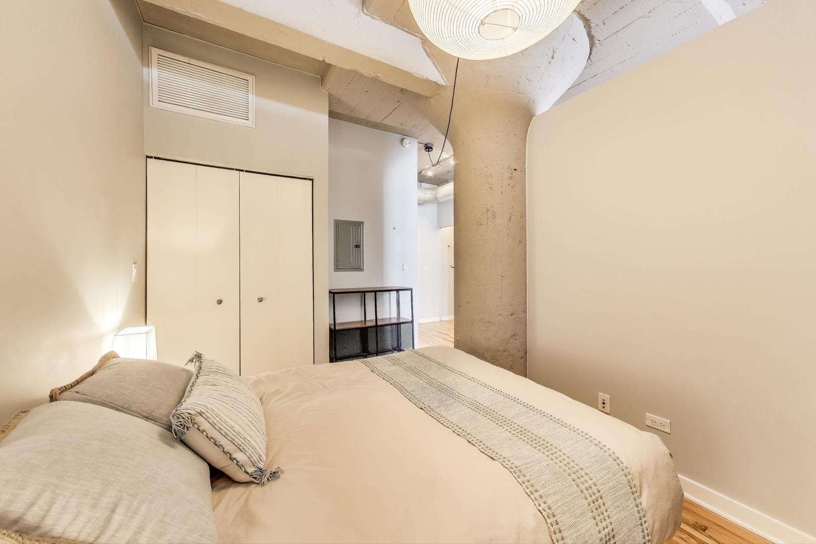 1069 West 14th Place, Unit 233 Chicago, IL 60608 - Photo 14 of 31