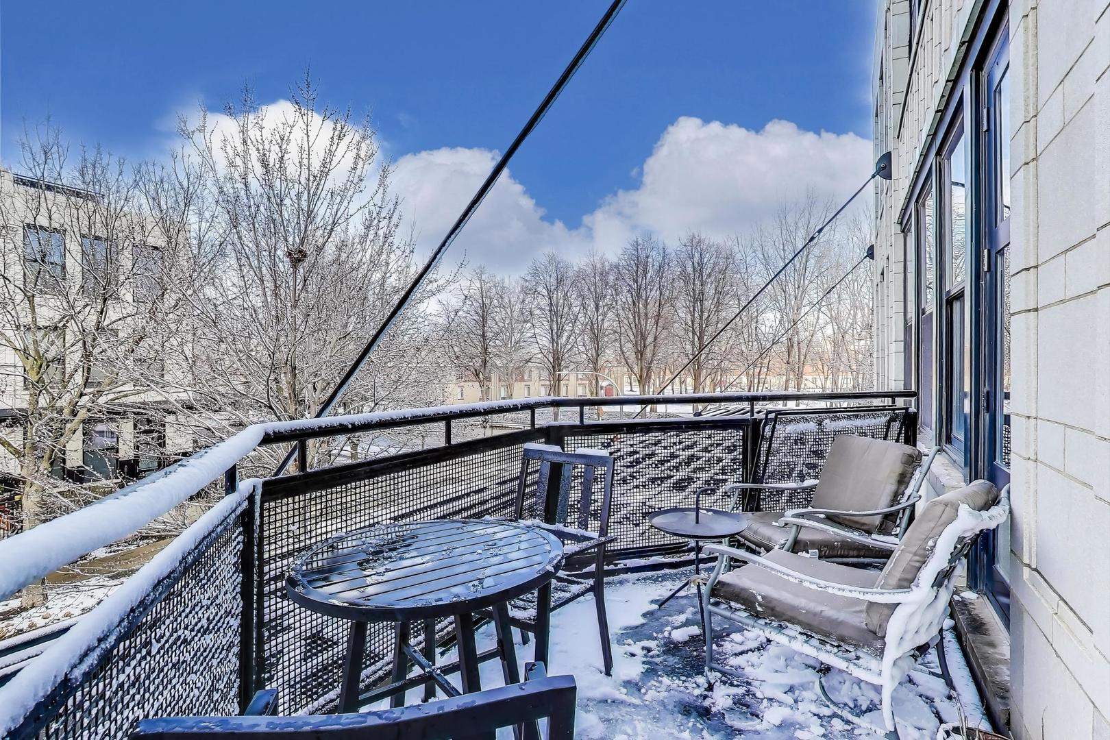 1069 West 14th Place, Unit 233 Chicago, IL 60608 - Photo 17 of 31