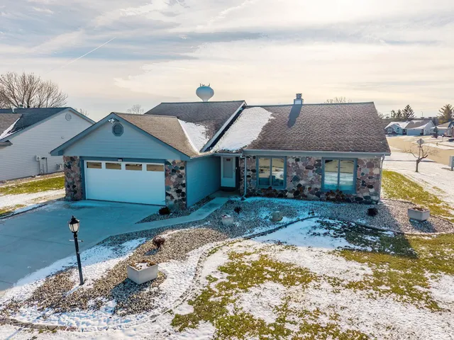 $375,000 | 904 Mill Pointe, Fort Wayne, IN 46845