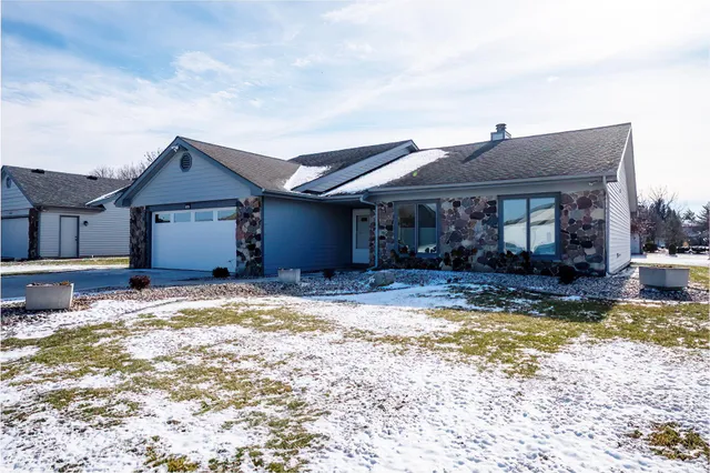 $375,000 | 904 Mill Pointe, Fort Wayne, IN 46845