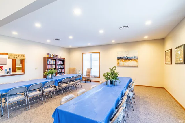 $375,000 | 904 Mill Pointe, Fort Wayne, IN 46845