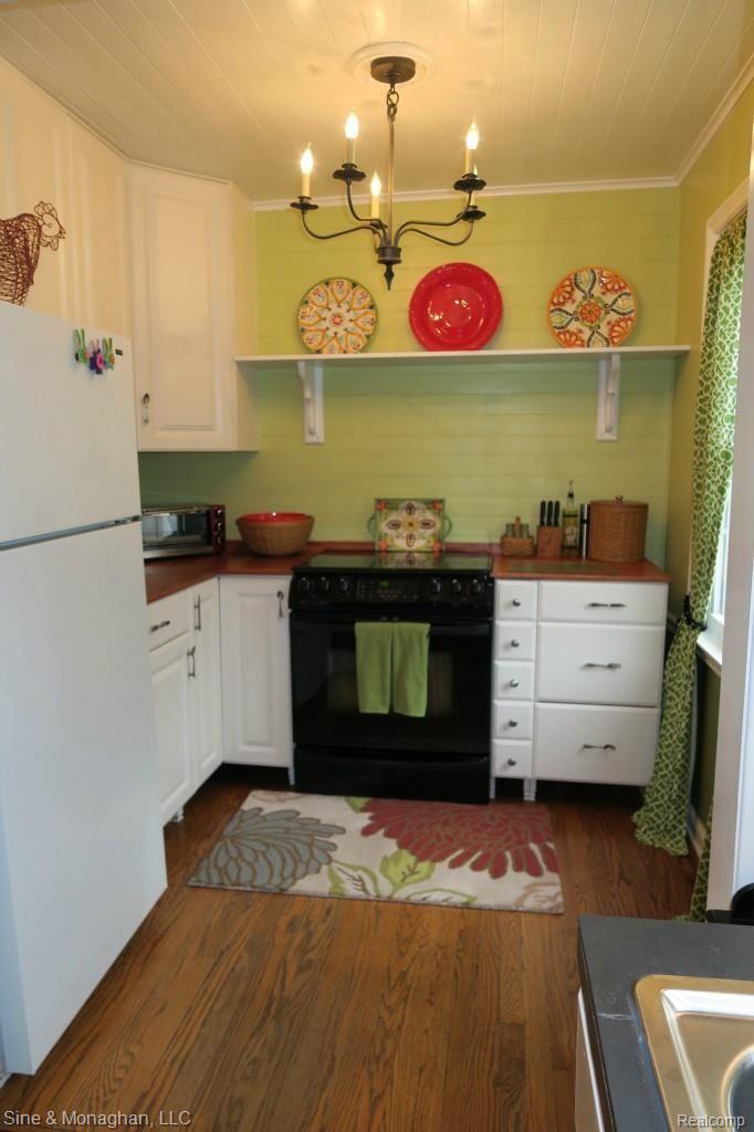 403 Moran Road Grosse Pointe, MI 48236 - Photo 12 of 25 img_0891.jpg